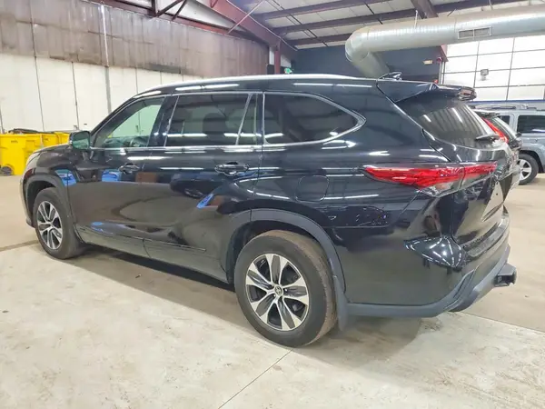 5TDGBRCH0NS539205 2022 TOYOTA HIGHLANDER - Image 2