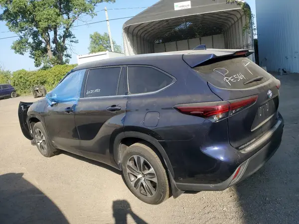 5TDGBRCH0NS544128 2022 TOYOTA HIGHLANDER - Image 2