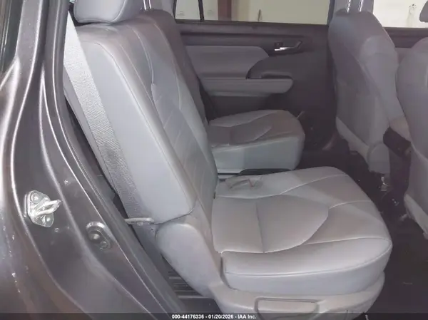 5TDGBRCH0NS556750 2022 TOYOTA HIGHLANDER - Image 8