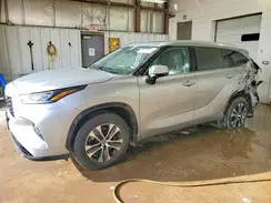 5TDGBRCH0NS557669 2022 TOYOTA HIGHLANDER