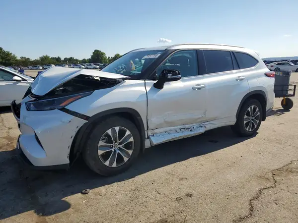 5TDGBRCH0NS557851 2022 TOYOTA HIGHLANDER - Image 1
