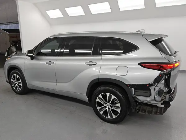 5TDGBRCH0NS559132 2022 TOYOTA HIGHLANDER - Image 2