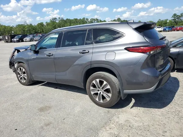 5TDGBRCH1LS505786 2020 TOYOTA HIGHLANDER - Image 2
