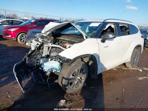 5TDGBRCH1LS507781 2020 TOYOTA HIGHLANDER - Image 2