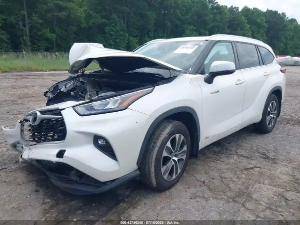 5TDGBRCH1LS511460 2020 TOYOTA HIGHLANDER - Image 2