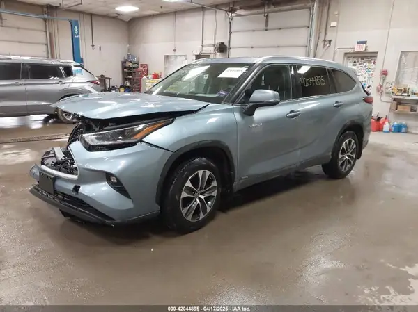 5TDGBRCH1MS065845 2021 TOYOTA HIGHLANDER - Image 2