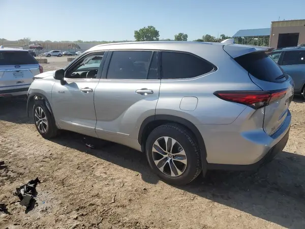 5TDGBRCH1MS518698 2021 TOYOTA HIGHLANDER - Image 2