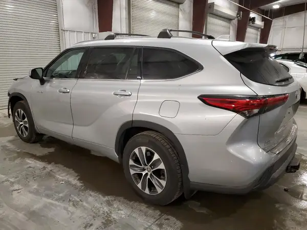 5TDGBRCH1MS535775 2021 TOYOTA HIGHLANDER - Image 2