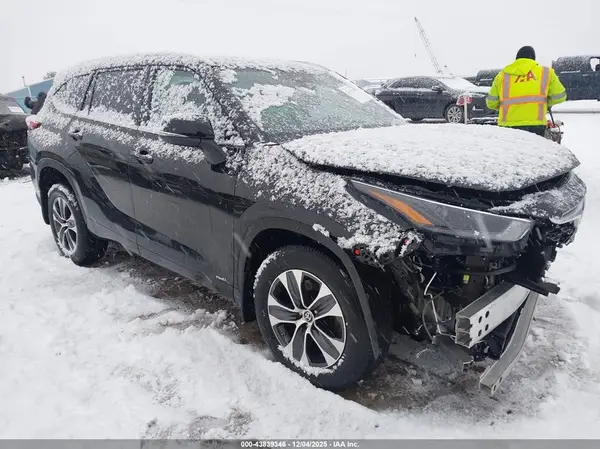 5TDGBRCH1NS540251 2022 TOYOTA HIGHLANDER - Image 1