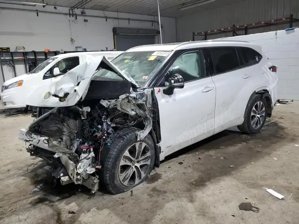 5TDGBRCH1NS542257 2022 TOYOTA HIGHLANDER - Image 1