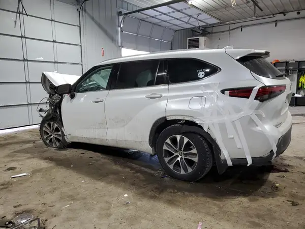5TDGBRCH1NS542257 2022 TOYOTA HIGHLANDER - Image 2