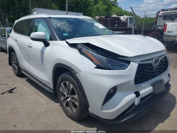 5TDGBRCH1NS546017 2022 TOYOTA HIGHLANDER - Image 1