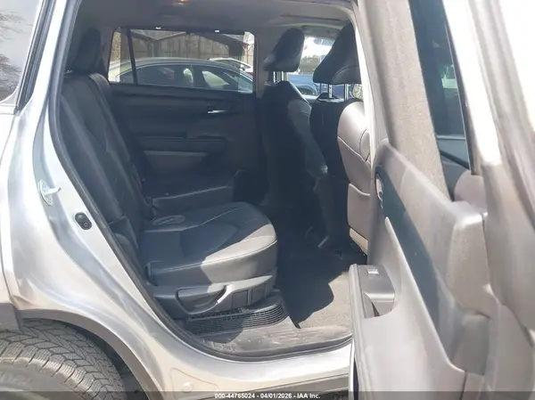5TDGBRCH1NS548236 2022 TOYOTA HIGHLANDER - Image 8
