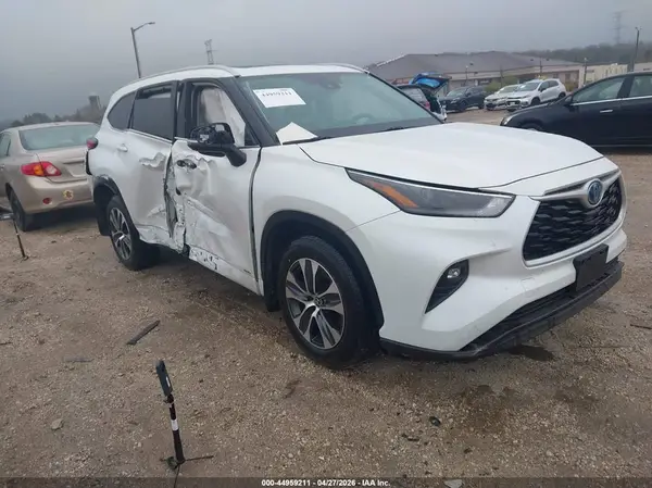 5TDGBRCH1NS556157 2022 TOYOTA HIGHLANDER - Image 1