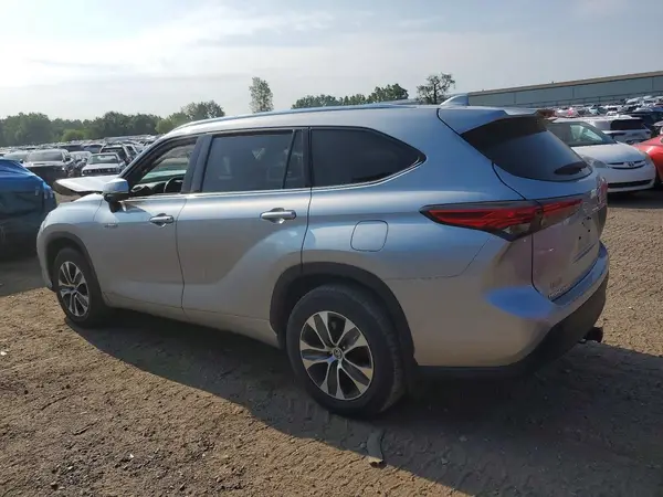 5TDGBRCH2LS507059 2020 TOYOTA HIGHLANDER - Image 2