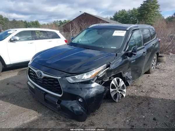 5TDGBRCH2LS511807 2020 TOYOTA HIGHLANDER - Image 2