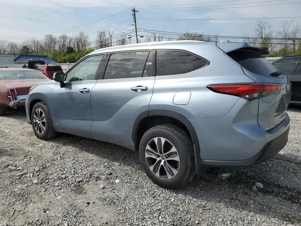 5TDGBRCH2MS026925 2021 TOYOTA HIGHLANDER - Image 2
