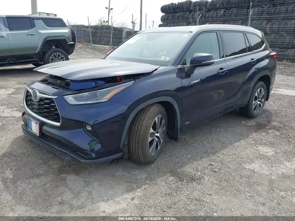5TDGBRCH2MS536661 2021 TOYOTA HIGHLANDER - Image 2