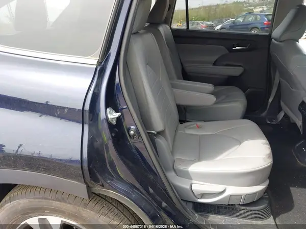 5TDGBRCH2MS536661 2021 TOYOTA HIGHLANDER - Image 8