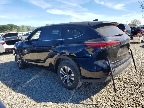5TDGBRCH2NS552313 2022 TOYOTA HIGHLANDER - Image 2