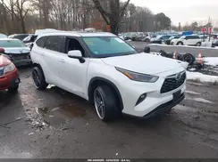 5TDGBRCH2NS555339 2022 TOYOTA HIGHLANDER