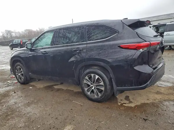 5TDGBRCH3LS000218 2020 TOYOTA HIGHLANDER - Image 2