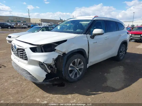 5TDGBRCH3LS500105 2020 TOYOTA HIGHLANDER - Image 2