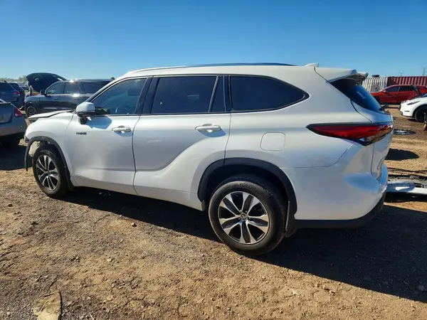 5TDGBRCH3LS506129 2020 TOYOTA HIGHLANDER - Image 2