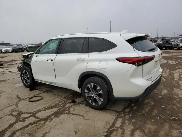 5TDGBRCH3LS510956 2020 TOYOTA HIGHLANDER - Image 2