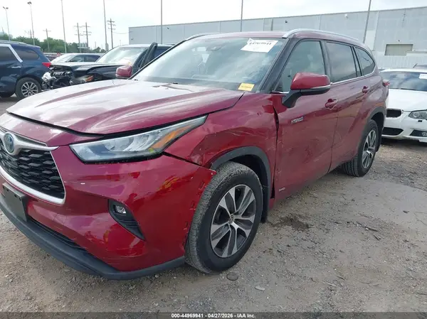 5TDGBRCH3LS511329 2020 TOYOTA HIGHLANDER - Image 2