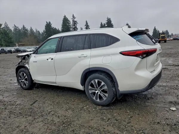 5TDGBRCH3LS511895 2020 TOYOTA HIGHLANDER - Image 2