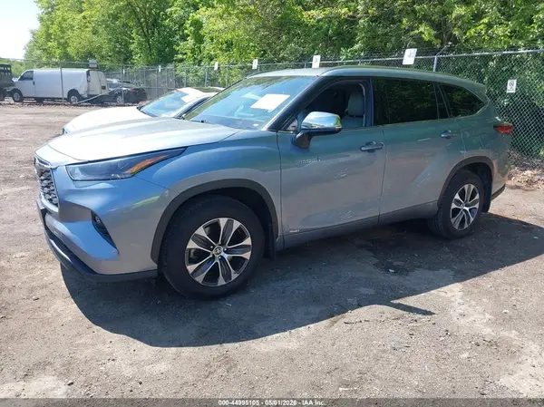 5TDGBRCH3MS039490 2021 TOYOTA HIGHLANDER - Image 2