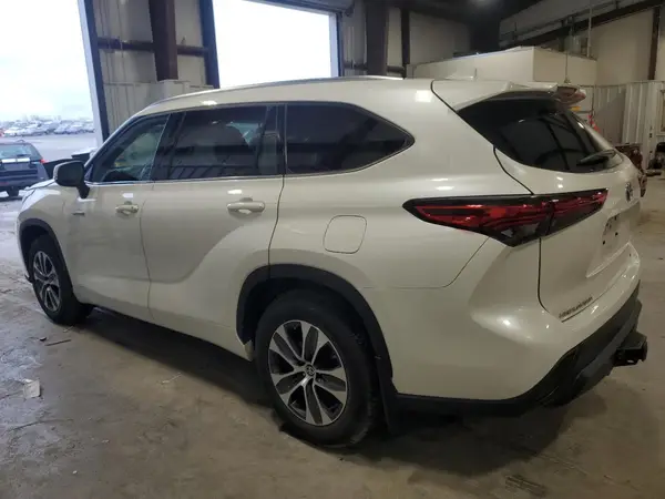 5TDGBRCH3MS049646 2021 TOYOTA HIGHLANDER - Image 2