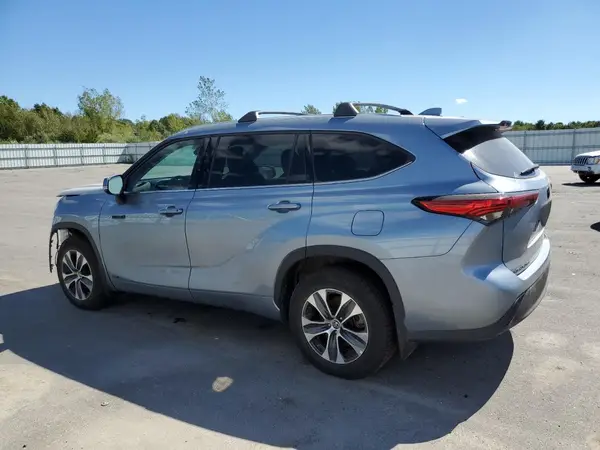 5TDGBRCH3MS061554 2021 TOYOTA HIGHLANDER - Image 2