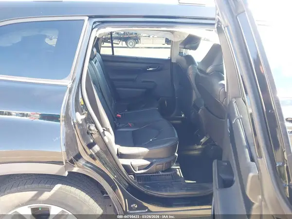 5TDGBRCH3MS522932 2021 TOYOTA HIGHLANDER - Image 8