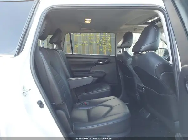 5TDGBRCH3MS522963 2021 TOYOTA HIGHLANDER - Image 8