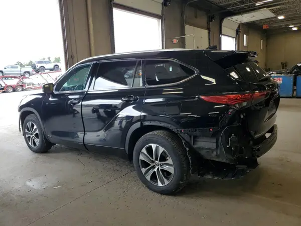 5TDGBRCH3NS548268 2022 TOYOTA HIGHLANDER - Image 2
