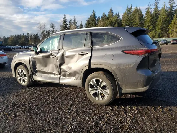 5TDGBRCH3NS554023 2022 TOYOTA HIGHLANDER - Image 2