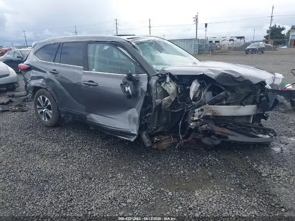 5TDGBRCH3NS554877 2022 TOYOTA HIGHLANDER - Image 1