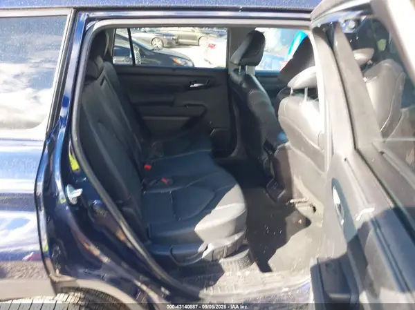 5TDGBRCH3NS561778 2022 TOYOTA HIGHLANDER - Image 8