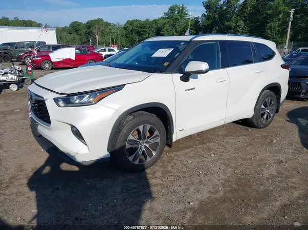 5TDGBRCH4LS500310 2020 TOYOTA HIGHLANDER - Image 2