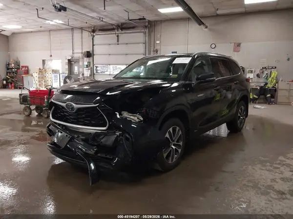 5TDGBRCH4MS042107 2021 TOYOTA HIGHLANDER - Image 2