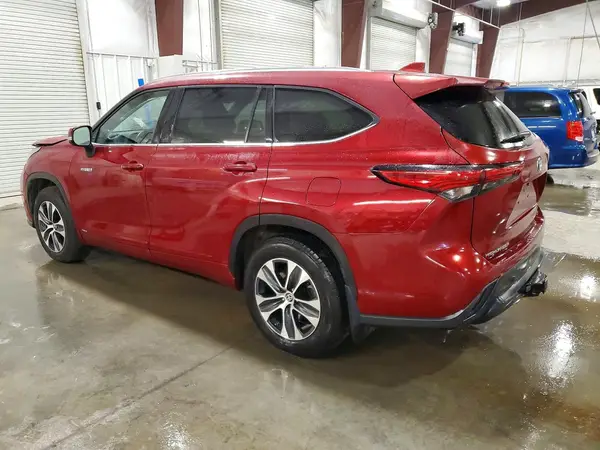 5TDGBRCH4MS515780 2021 TOYOTA HIGHLANDER - Image 2