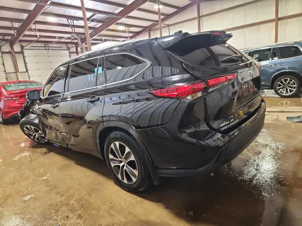 5TDGBRCH4MS519666 2021 TOYOTA HIGHLANDER - Image 2