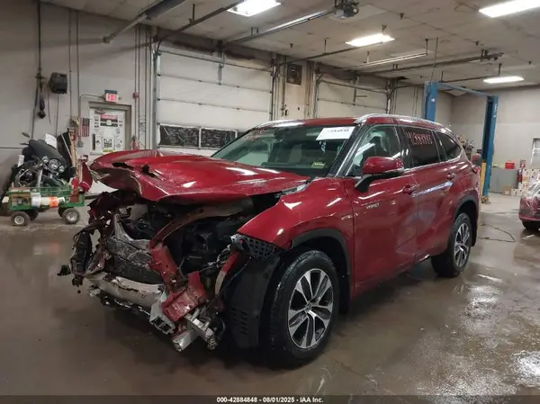 5TDGBRCH4MS523474 2021 TOYOTA HIGHLANDER - Image 2