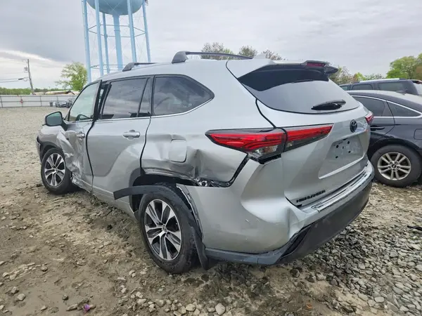 5TDGBRCH4MS525208 2021 TOYOTA HIGHLANDER - Image 2
