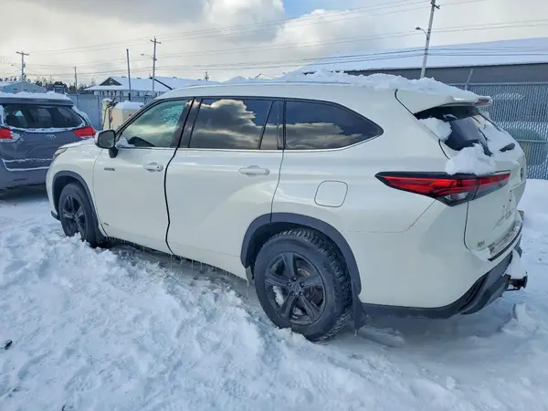 5TDGBRCH4MS525628 2021 TOYOTA HIGHLANDER - Image 2