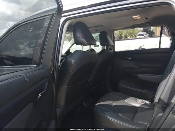 5TDGBRCH4MS532983 2021 TOYOTA HIGHLANDER - Image 8