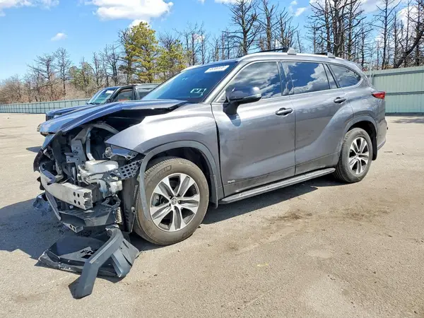 5TDGBRCH4NS073925 2022 TOYOTA HIGHLANDER - Image 1