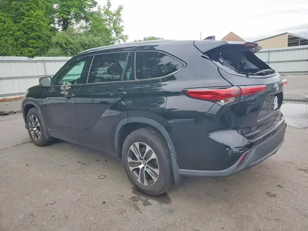 5TDGBRCH4NS538235 2022 TOYOTA HIGHLANDER - Image 2